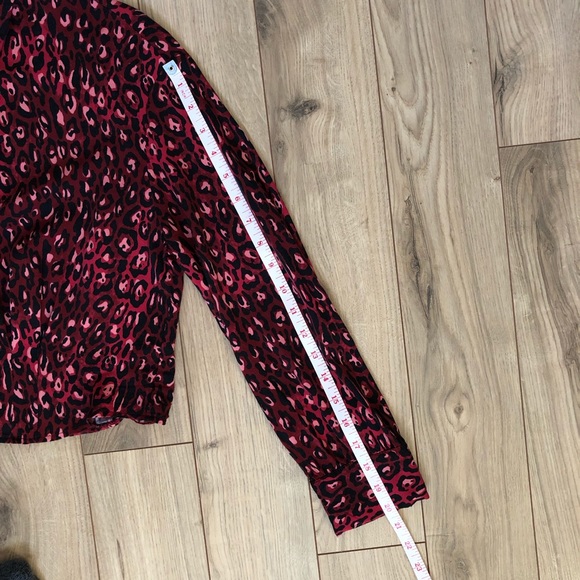 Women’s Zara Red animal print long sleeve cropped blouse size XS - Picture 13 of 13